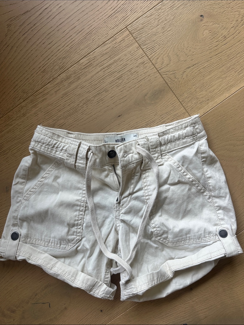 Hollister Off-White Drawstring Women's Athletic Shorts